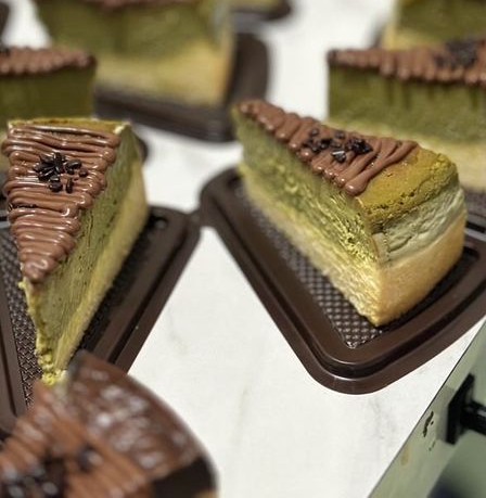 Burnt Chasse Cake Slice Matcha Mix Ori